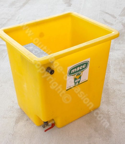 ( *VENDU* ) Bac à eau MACC DELTA