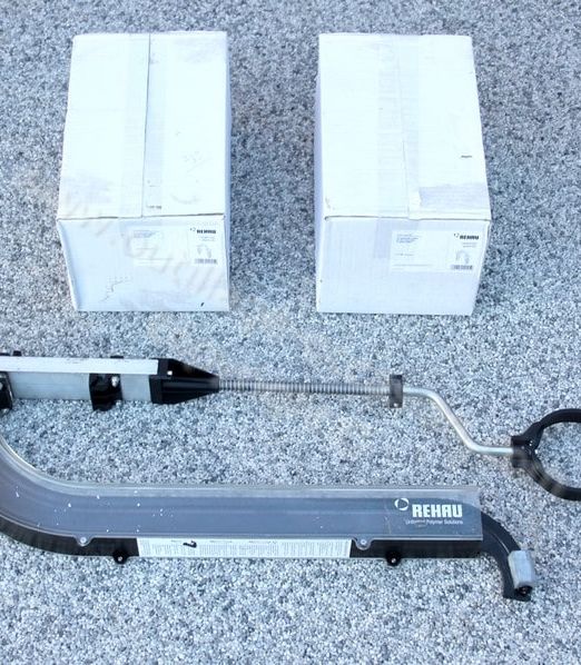 ( *VENDU* ) Agrafeuse plancher chauffant REHAU