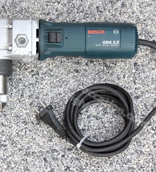 ( *VENDU* ) Grignoteuse BOSCH GNA 3.5