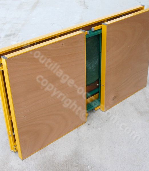 ( *VENDU* ) Table à tapisser MACC TIPTAP