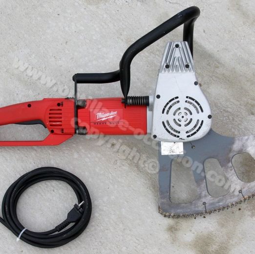 ( *VENDU* ) Scie à maçonnerie MILWAUKEE KS 26