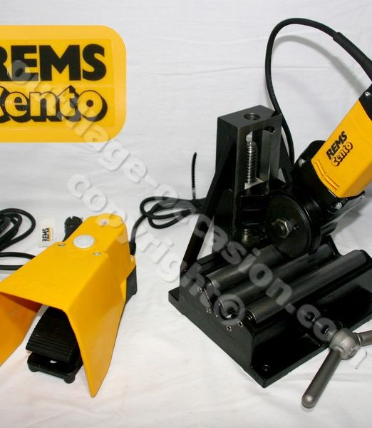 ( *VENDU* ) Machine à couper les tubes REMS CENTO