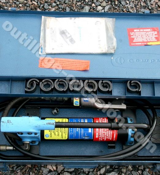( *VENDU* ) Sertisseuse hydraulique CEMBRE + coupe cable