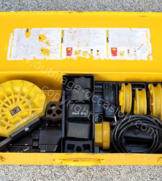 ( *VENDU* ) Cintreuse électrique REMS CURVO