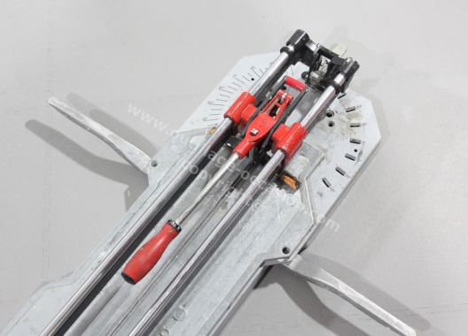 Eponge électrique RAIMONDI BERTA  + batte DOBERMAN + carrelette RUBI TX900N