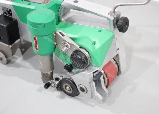 Soudeuse automatique LEISTER UNIFLOOR 500