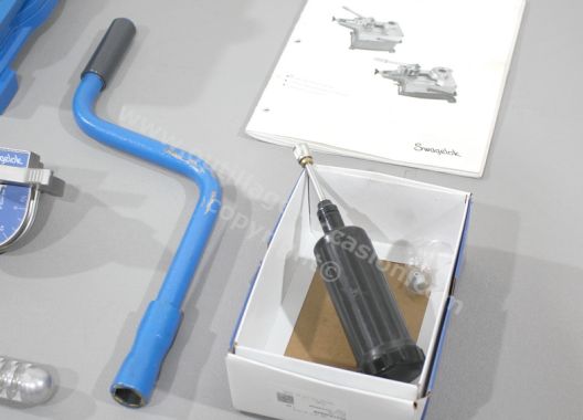 Cintreuse d&rsquo;établi SWAGELOK MS-BTB-M + accessoires + fournitures