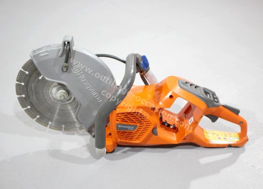 Découpeuse à batterie HUSQVARNA K540i + accessoires