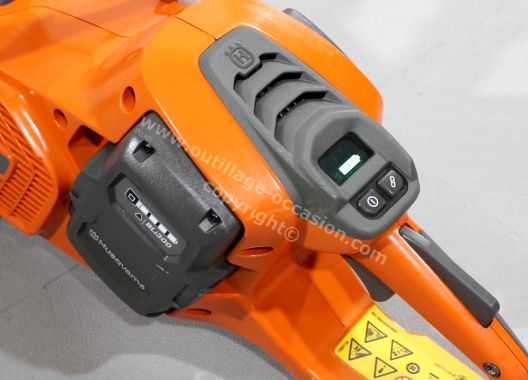 Découpeuse à batterie HUSQVARNA K540i + accessoires