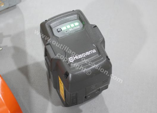 Découpeuse à batterie HUSQVARNA K540i + accessoires
