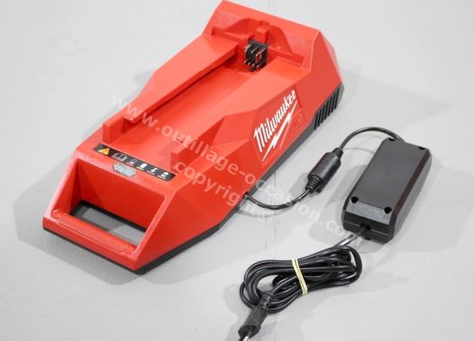 MILWAUKEE – Aiguille vibrante MXF Solo + batterie MX FUEL 6Ah MXF XC406 + chargeur MX FUEL MXF C