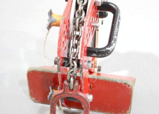 2 pinces de levage pour panneau de bardage / sandwich CARL STAHL 30-120mm